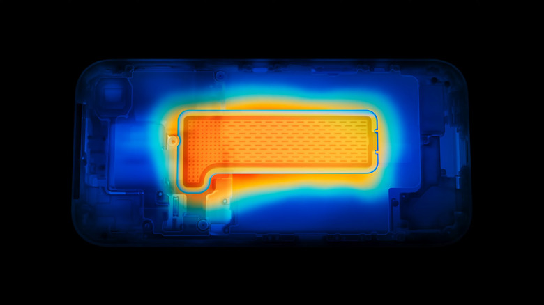 Vapor chamber in the iPhone 17 Pro. (Apple)
