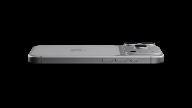 Ceramic shield back. (Apple)