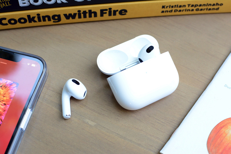 Apple AirPods (2021)