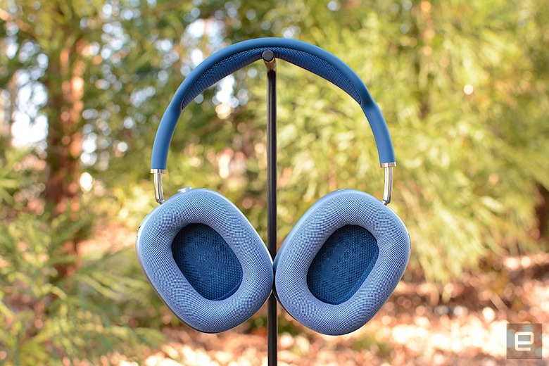 Apple's AirPods Max headphones are $100 off at Amazon