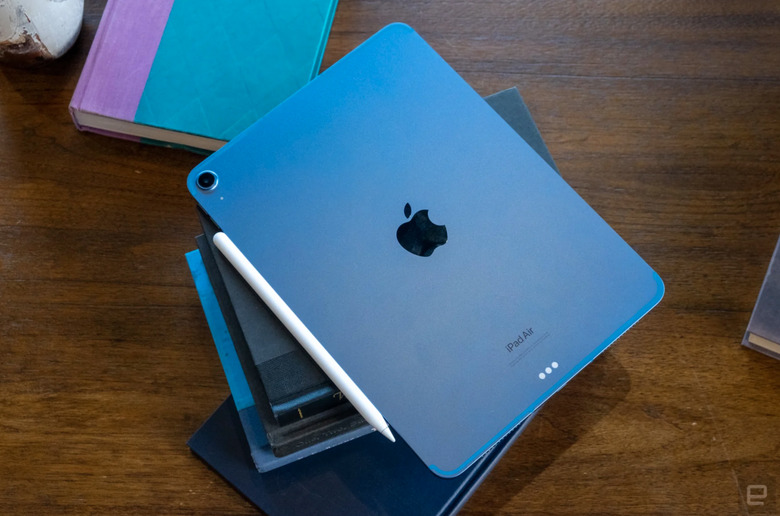 Apple's iPad Air M1 drops to a record-low $500 in an Amazon Black
