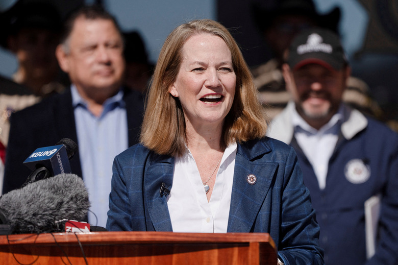 FILE PHOTO: Arizona Attorney General Kris Mayes speaks during a press conference about the Arizona-Mexico border at the Santa Cruz County Sheriff's Department in Nogales, Arizona, U.S. March 18, 2024.  REUTERS/Rebecca Noble/File Photo