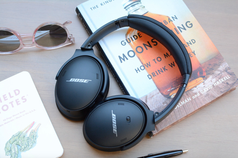Image of Bose QuietComfort 45 headphones.