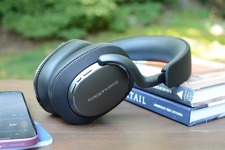 The Px7 S3 may look similar to its predecessor, but there subtle design changes.