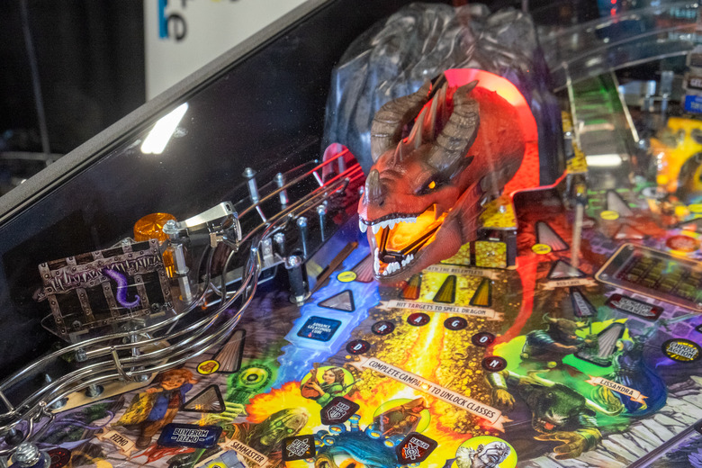 Dungeons & Dragons: The Tyrant's Eye pinball by Stern