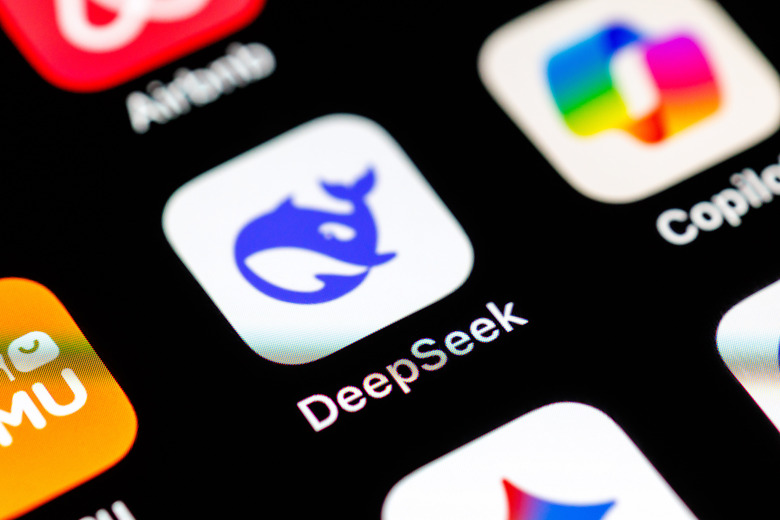 DeepSeek app  surrounded by other apps.