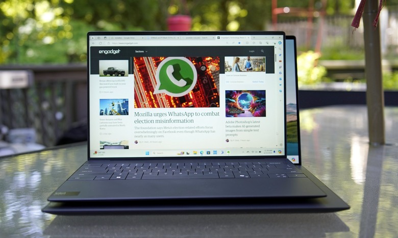 The XPS 13 (2024) sitting on top of the XPS 14.