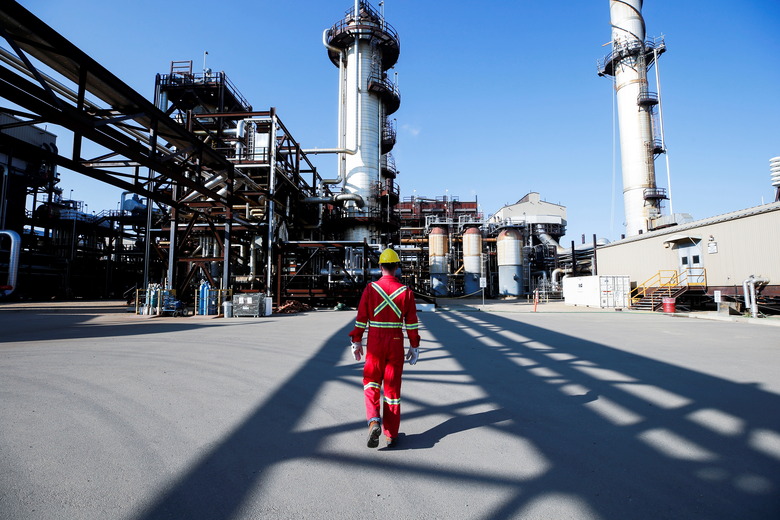 A Shell employee walks through the company's new Quest Carbon Capture and Storage (CCS) facility in Fort Saskatchewan, Alberta, Canada, October 7, 2021.  REUTERS/Todd Korol