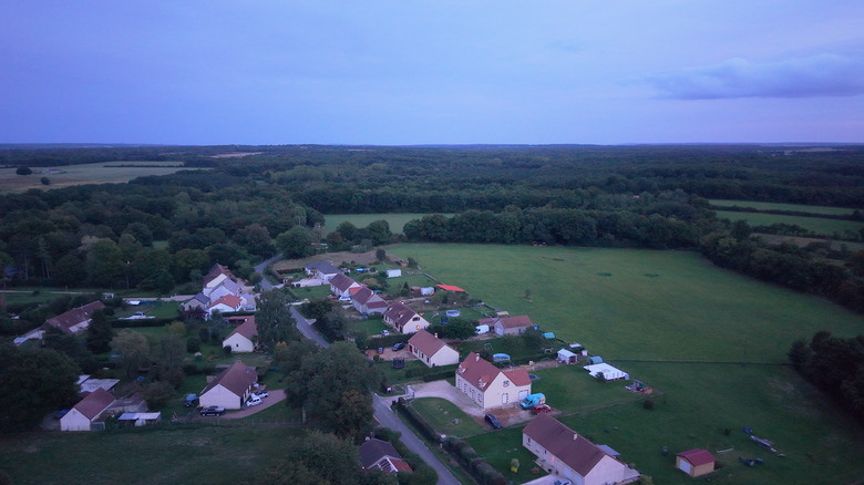 DJI Mini 5 Pro drone video shot in the evening at ISO 3200 shows improved clarity and reduced noise