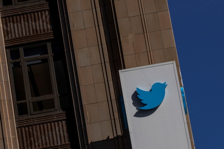 A Twitter logo is seen outside the company's headquarters in San Francisco, California, U.S., April 25, 2022. REUTERS/Carlos Barria
