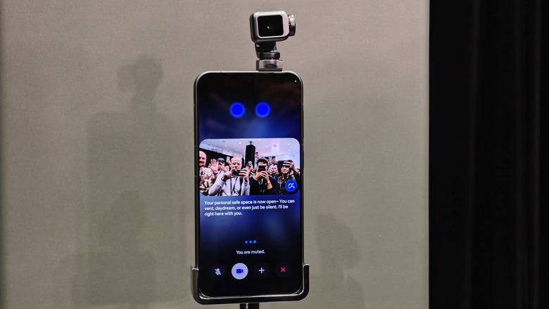 The Robot Phone. (Image by Mat Smith for Engadget)