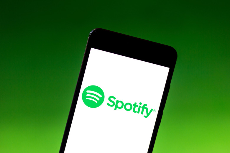 BRAZIL - 2019/05/24: In this photo illustration the Spotify logo is seen displayed on a smartphone. (Photo Illustration by Rafael Henrique/SOPA Images/LightRocket via Getty Images)