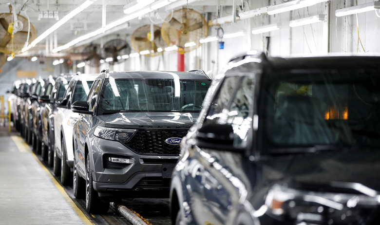 2020 Ford Explorer cars are seen at Ford's Chicago Assembly Plant in Chicago, Illinois, U.S. June 24, 2019. Ford invested 1 billion dollars in Chicago Assembly and Stamping plants and added 500 jobs to expand capacity for the production of all-new Ford Explorer, Explorer Hybrid, Police Interceptor Utility and Lincoln Aviator. REUTERS/Kamil Krzaczynski