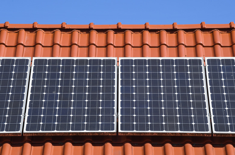 18 April 2020, Brandenburg, Sieversdorf: A photovoltaic system (solar plant) on the roof of a private house. Photo: Patrick Pleul/dpa-Zentralbild/ZB (Photo by Patrick Pleul/picture alliance via Getty Images)