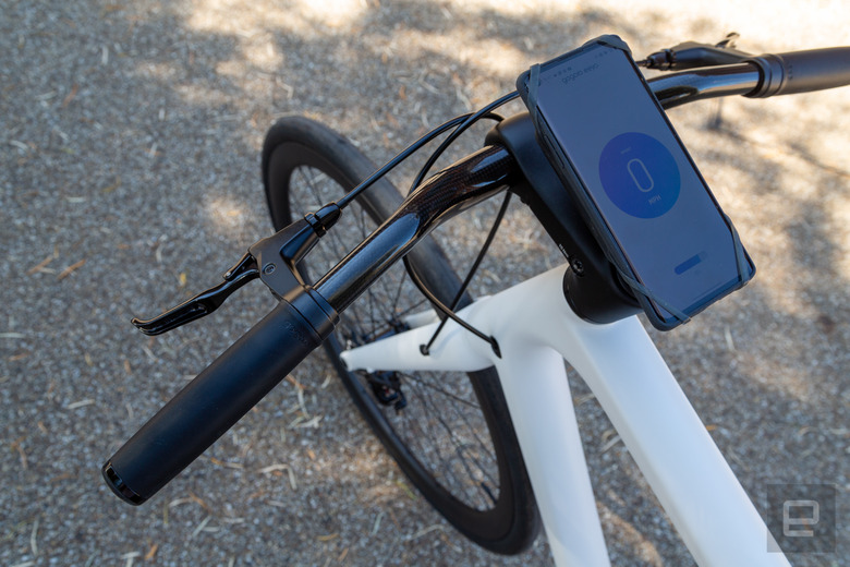 You'll need a smartphone to check the battery's remaining charge.