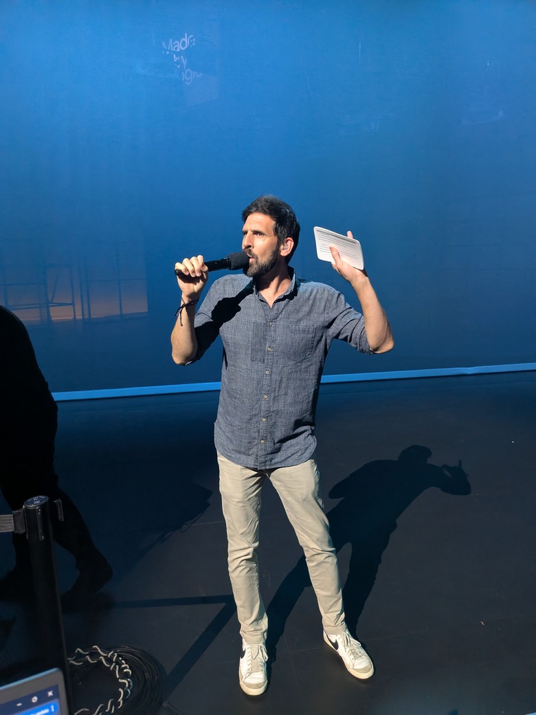 Craig is here to get the crowd riled up.