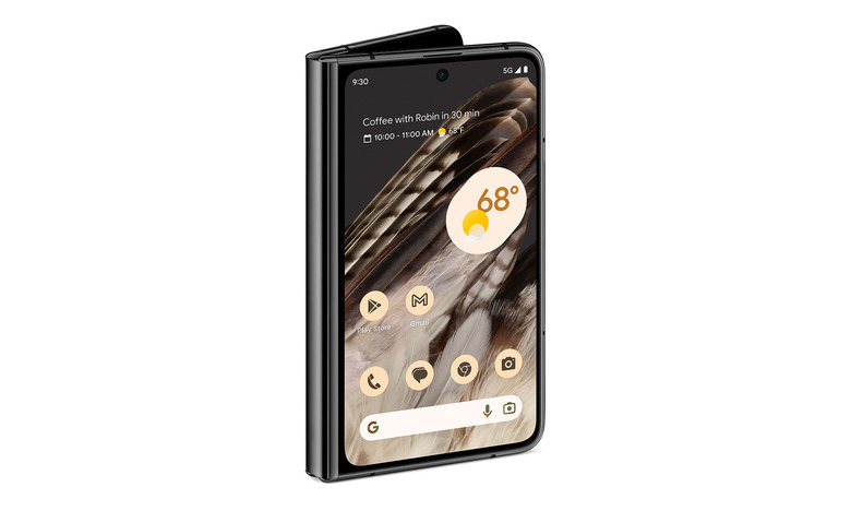For the Pixel Fold, one of Google's main goals was to make the phone's 5.8-inch exterior display as usable as possible so that people don't feel forced to use the larger main display for certain tasks.
