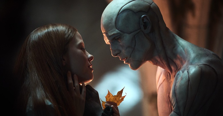 Mia Goth and Jacob Elordi in Frankenstein