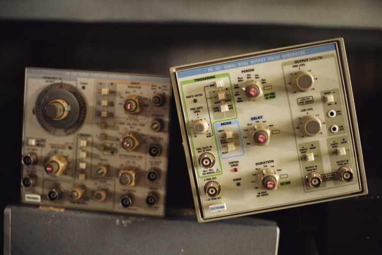 Musician Hainbach playing his test equipment 