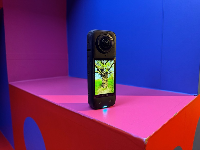Insta360 X4