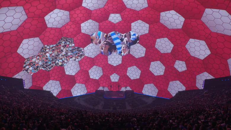 Lenovo kicks off its presentation with a light show that incorporates the surface of the Sphere.