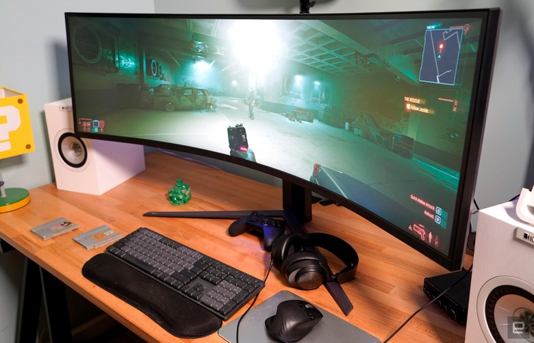Cyberpunk 2077 on the LG UltraGear 49 ultrawide monitor