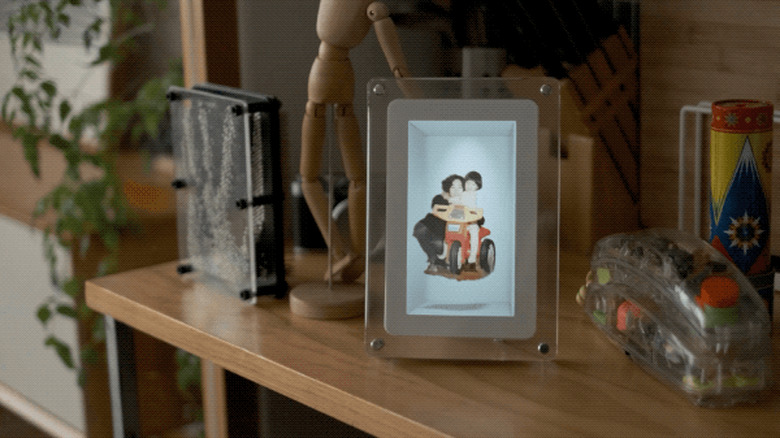 Musubi can also cycle through multiple holographic images.
