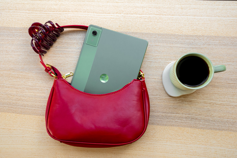 Motorola Moto Pad.