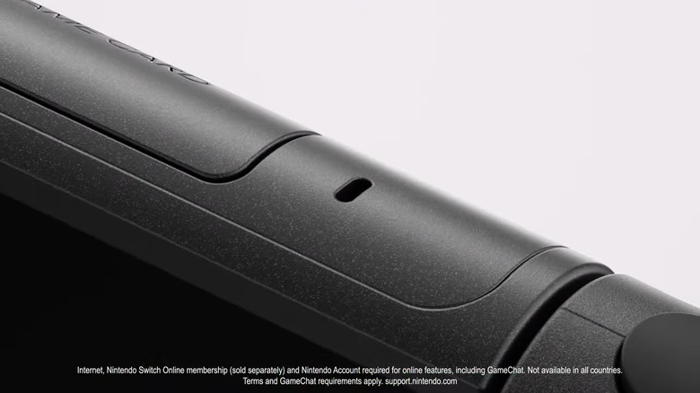Built-in microphone so you can talk to friends.
