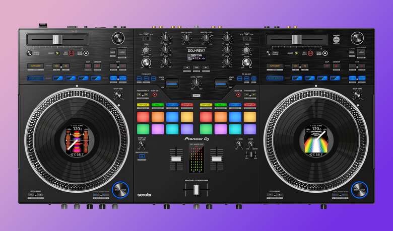 Pioneer DJ / Serato - DDJ-REV7 controller