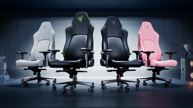 Razer's Iskur V2 NewGen chair in Light Gray, Black/Green, Black and Quartz.