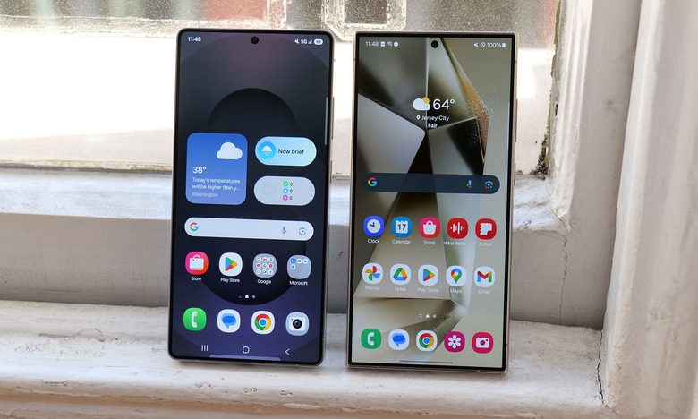 Here's a quick design comparison between the new Galaxy S25 Ultra (left) and last year's Galaxy S24 Ultra (right). Notice the smaller bezels and more rounded corners on the S25U.