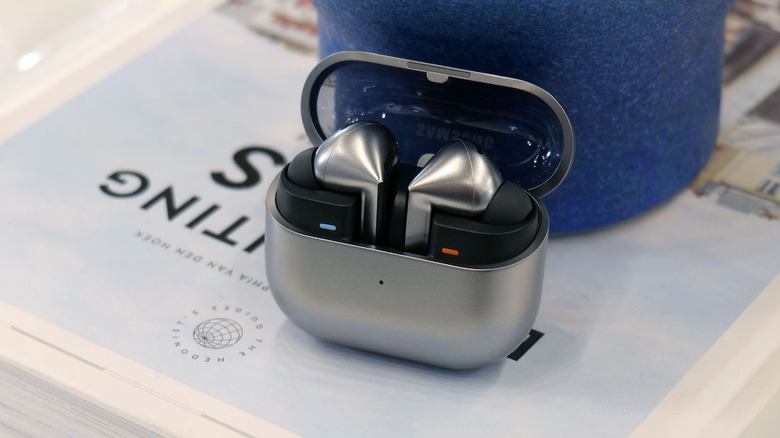 Galaxy Buds 3 Pro in case.