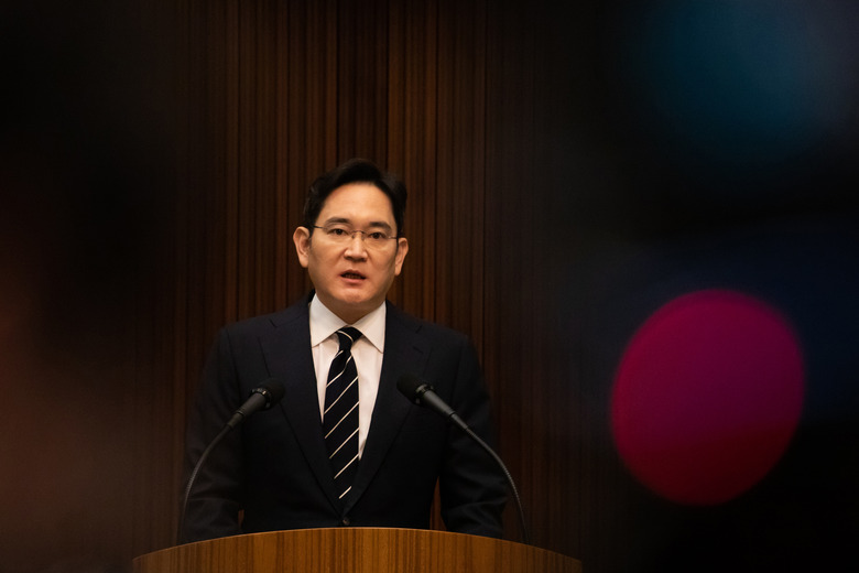 SEOUL, SOUTH KOREA - MAY 6: Jay Y. Lee, Vice Chairman of Samsung Electronics, holds a press conference at the company's headquarters in Seoul, South Korea, on May 6, 2020. LeeÂ apologized, after aÂ recommendation byÂ Samsungs new compliance committee, over problems in succession and labor union controversy. (Photo by Bloomberg/SeongJoon Cho/Pool/Anadolu Agency via Getty Images)