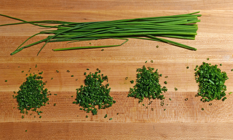 It might be hard to tell, but I was able to cut chives a little finer and more neatly with the C-200 (left) than with my other knives.