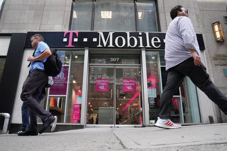 A T-Mobile store is pictured in the Manhattan borough of New York, New York, U.S., May 20, 2019. REUTERS/Carlo Allegri