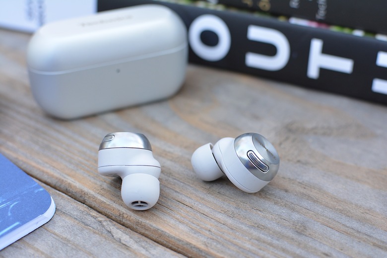 Technics AZ100 review: Supreme sound quality and a unique