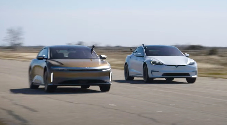 Lucid Air in drag race with Tesla Model S Plaid