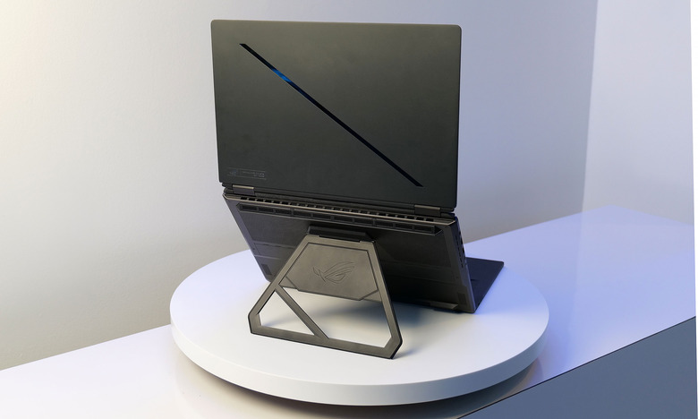The ROG Zephyrus Duo comes with a built-in kickstand which makes it easy to set it up in all sorts of different positions, even if it is a bit heavy.
