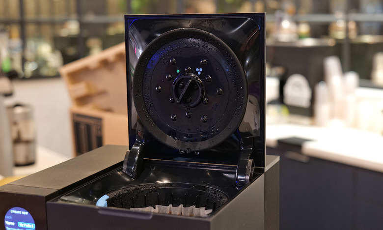 The Aiden comes with two different brewing baskets and a switch for you when you need to change between single-cup and batch brew functions.