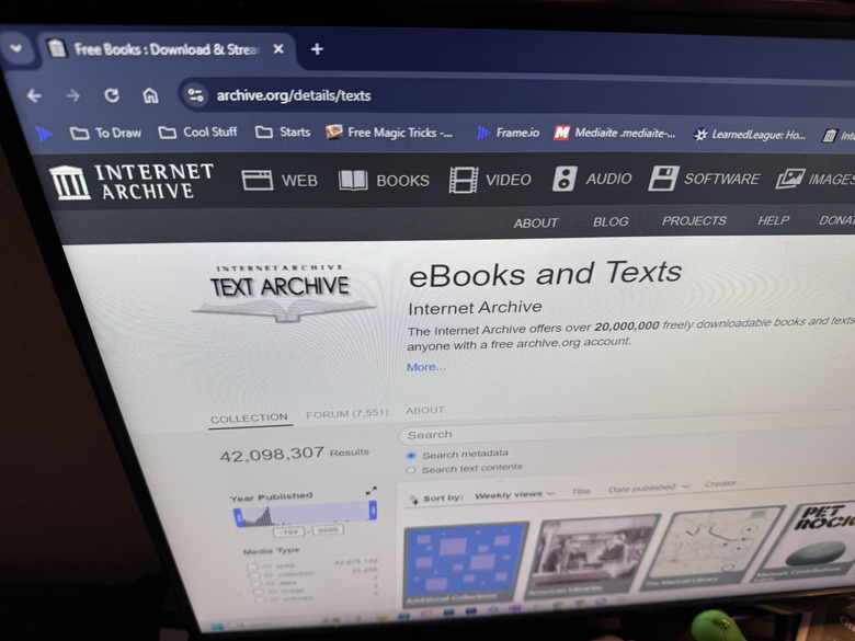 An appeals court ruled against the Internet Archive confirming a federal court's ruling that the non-profit group violated book publishers' copyrights. 