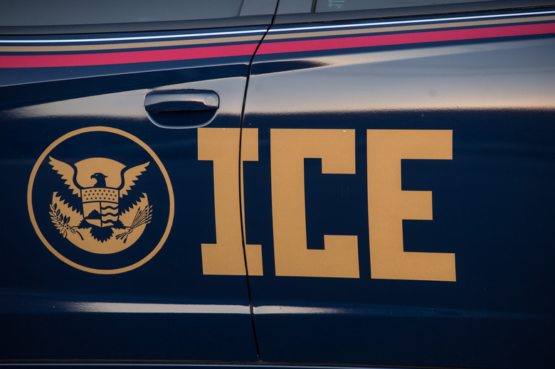 ICE officers crack down on protesters outside immigration facility in Illinois