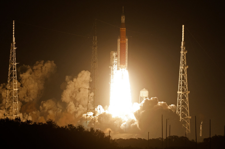 NASA's next-generation moon rocket, the Space Launch System (SLS) rocket with the Orion crew capsule, lifts off from launch complex 39-B on the unmanned Artemis1 mission to the moon at Cape Canaveral, Florida, U.S. November 16, 2022. REUTERS/Joe Skipper