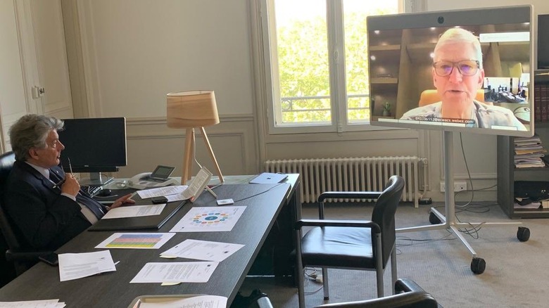 Tim Cook Thierry Breton EU Apple Google API