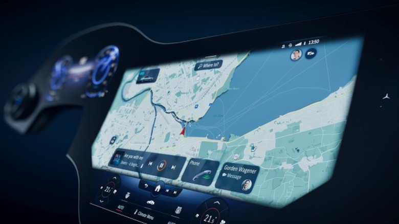 Mercedes-EQ. MBUX Hyperscreen