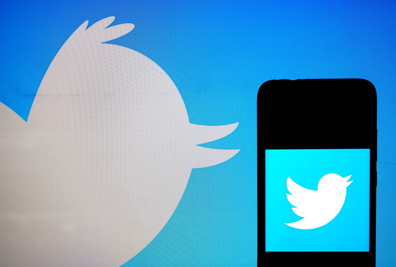 INDIA - 2020/02/09: In this photo illustration a popular micro blogging and social networking service  Twitter logo seen displayed on a smartphone. (Photo Illustration by Avishek Das/SOPA Images/LightRocket via Getty Images)