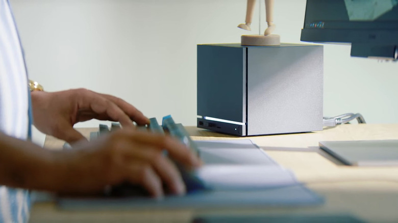 Steam Machine being used as PC, paired with keyboard and monitor.