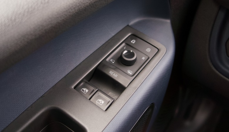 The ID.Buzz's rearview mirror controls... how do they work?