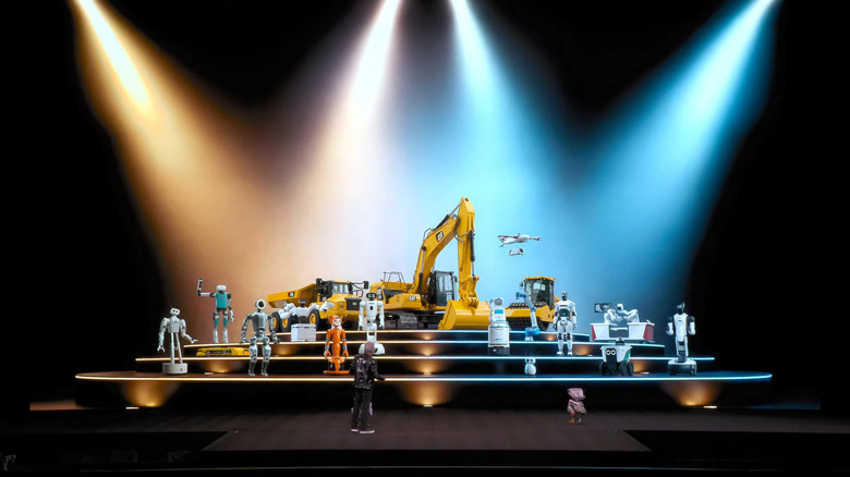 Tons of robots on stage now.