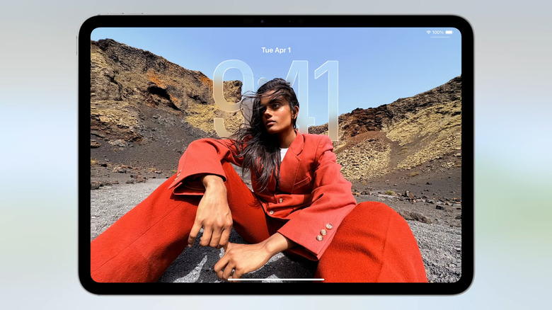 Craig is now introducing the iPadOS 26 redesign.
